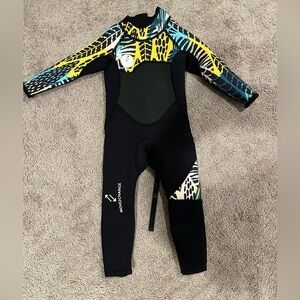 Move2change wetsuit. Size 2T. Only worn one time. Like new!